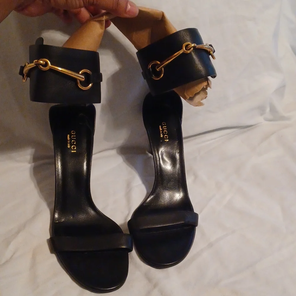 Gucci - Picture 2 of 4